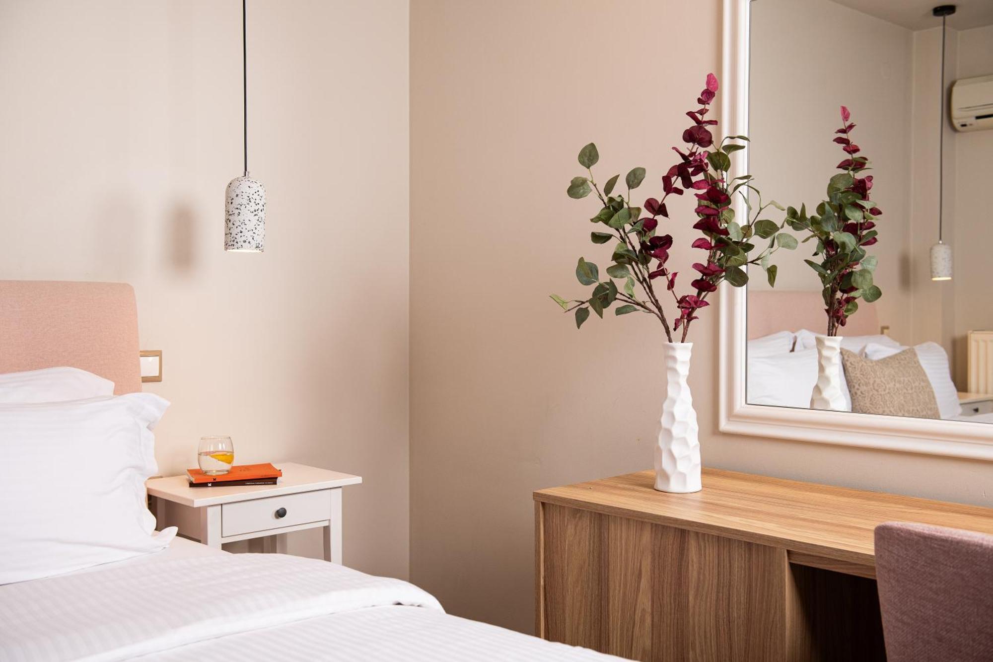 Hotel Naiades Órma Екстериор снимка